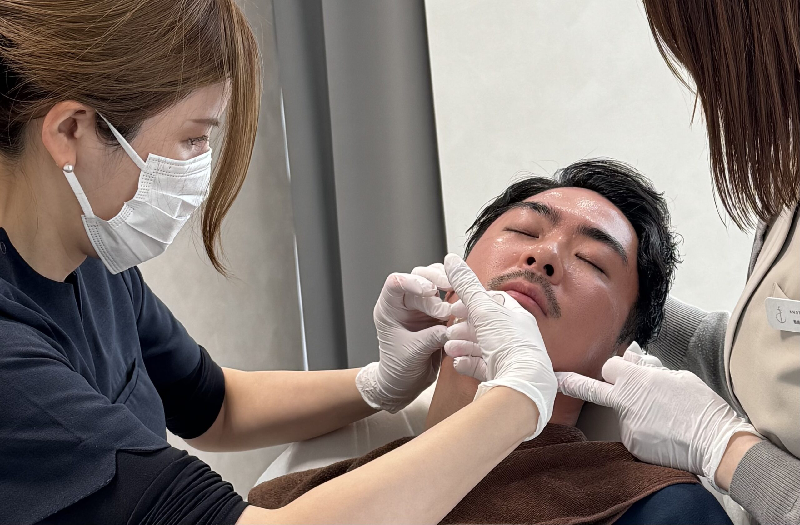 骨格を活かして、印象を変える 男性ヒアルロン酸の新常識 - KNOT