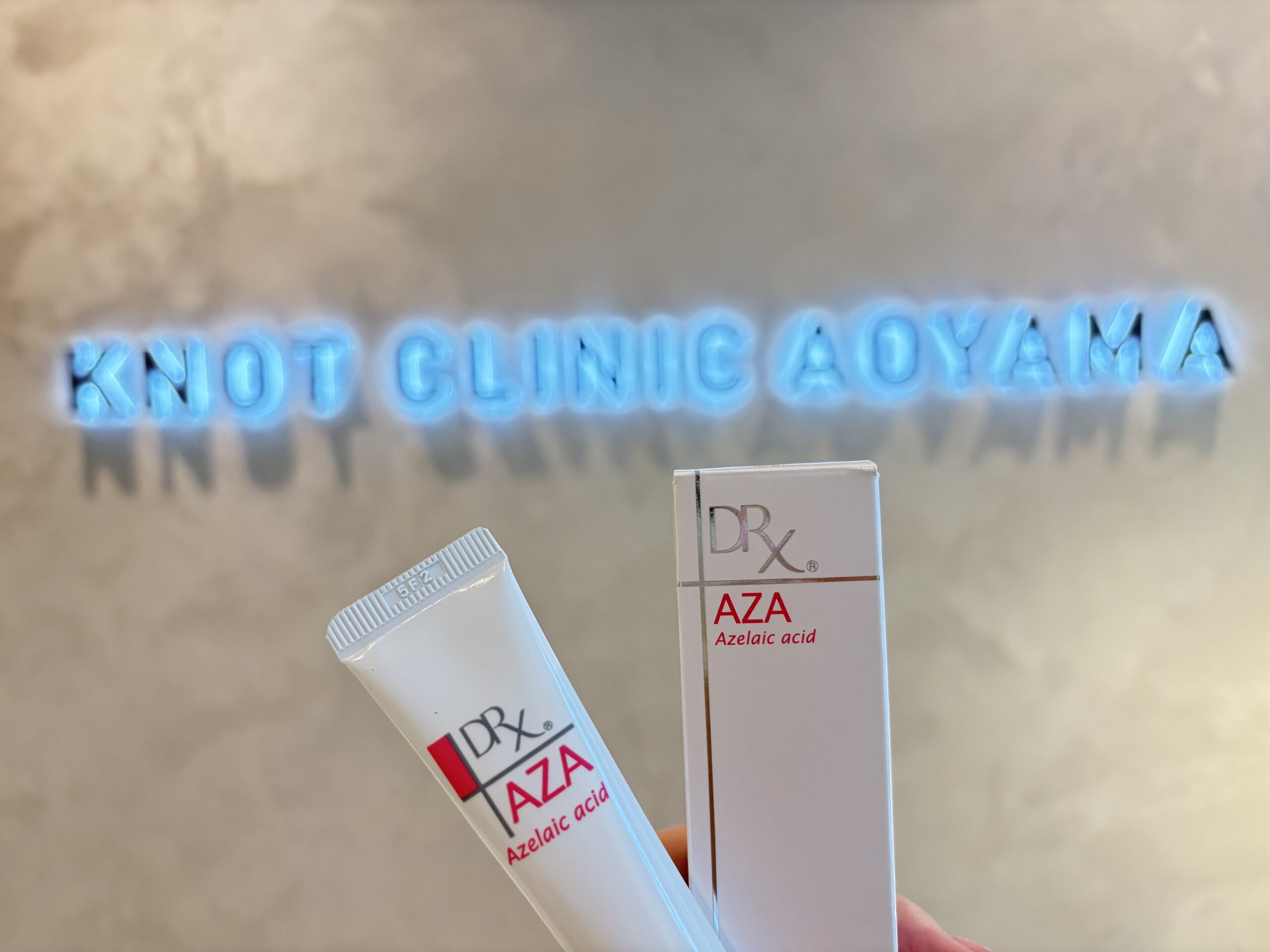 毛穴やニキビのお悩みに「アゼライン酸」という選択肢を - KNOT CLINIC